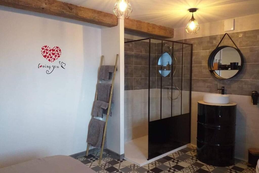 Nuit Romantique Saint-Christophe-en-Brionnais Exterior foto